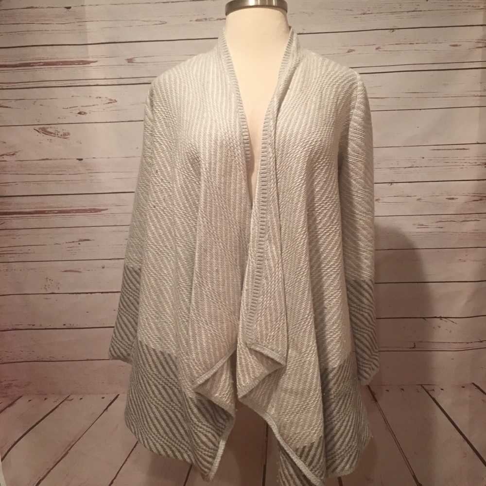 Lucky Brand Silver Cardigan Sweater Small Gray